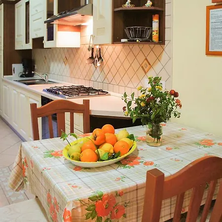 Albarosa Apartment *